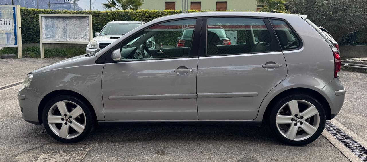 Volkswagen Polo 1.4/80CV TDI 5p. Sportline