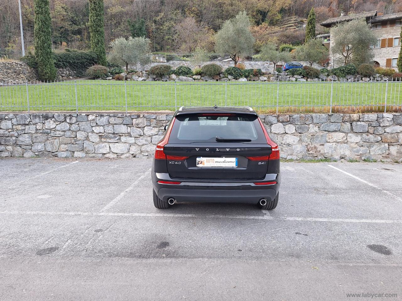 VOLVO XC60 B4 AWD Momentum PRO UNIPROP. MEMORIE FULL LED