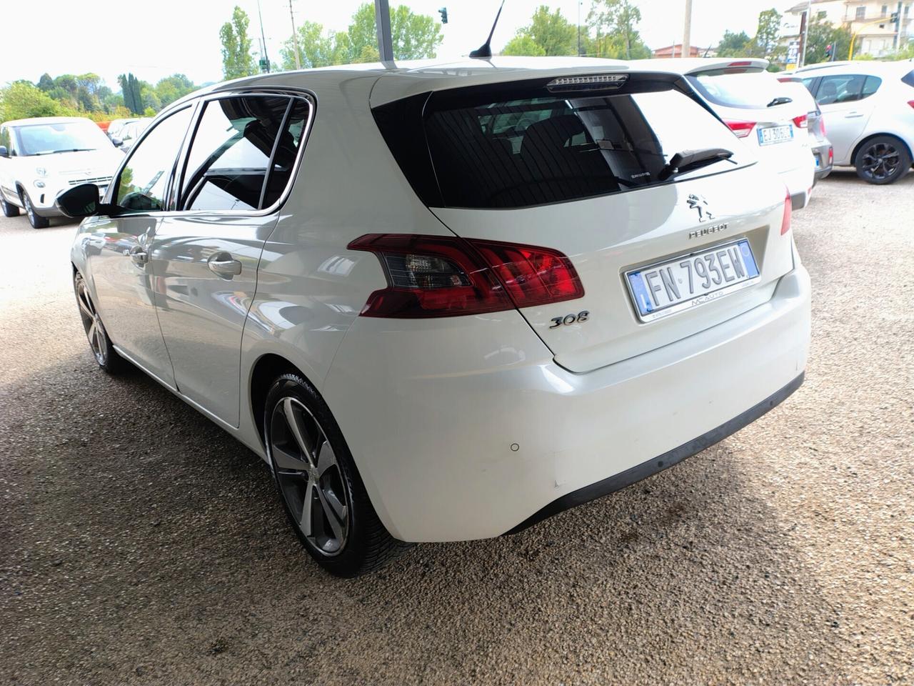 Peugeot 308 BlueHDi 120 S&S Business