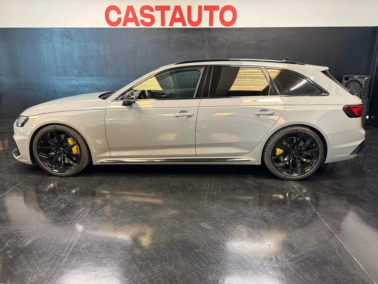 AUDI RS4 AVANT quattro