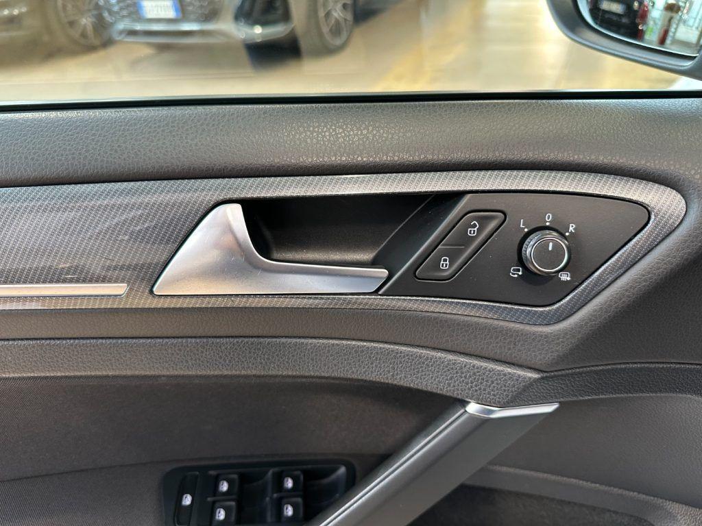 Volkswagen Golf 1.4 TSI 125 CV Sport R Line - Carplay - 17"