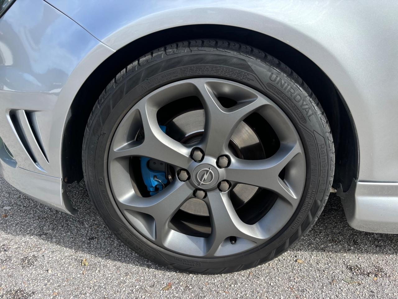 Opel Corsa 1.6 T 192CV OPC