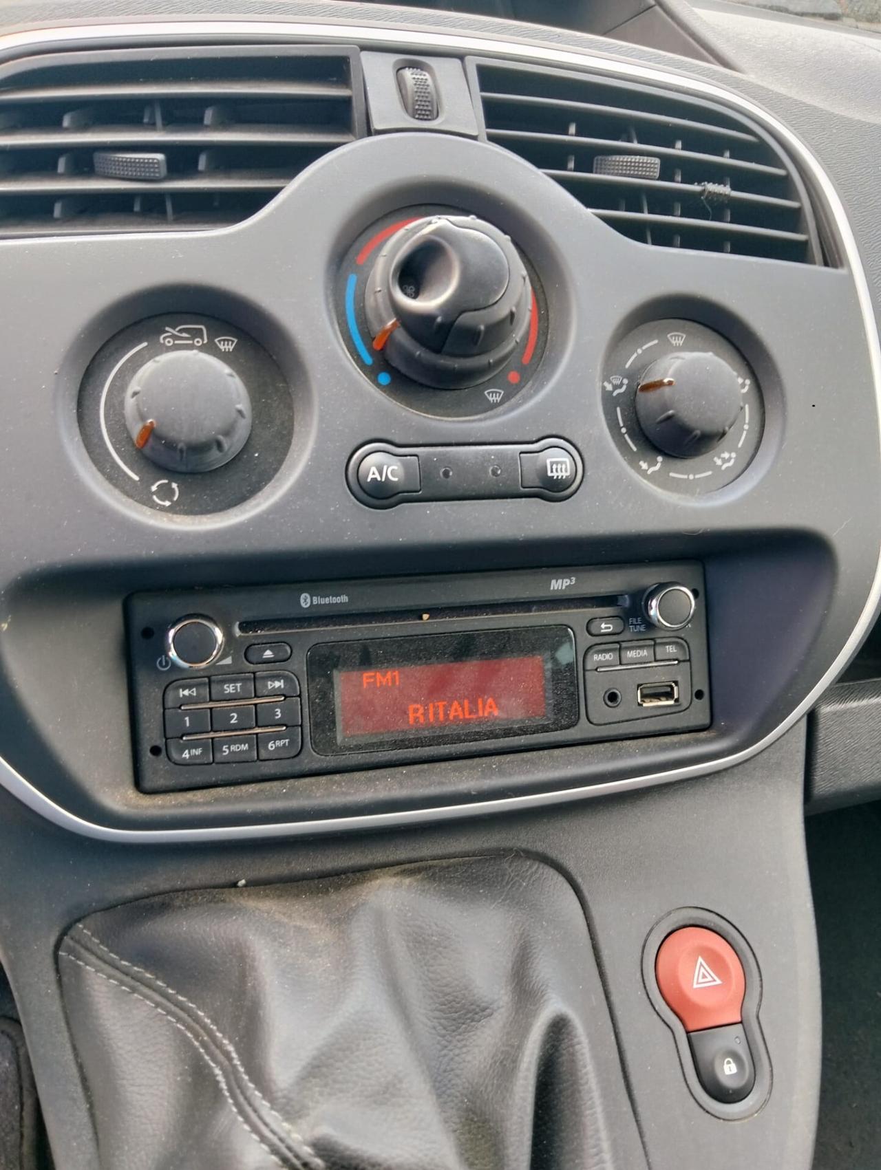 Renault Kangoo 1.5 dCi 90cv 2017 SINISTRATO