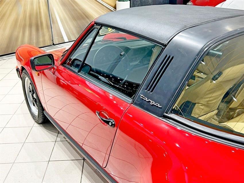 Porsche 911 Carrera 3.2 Targa