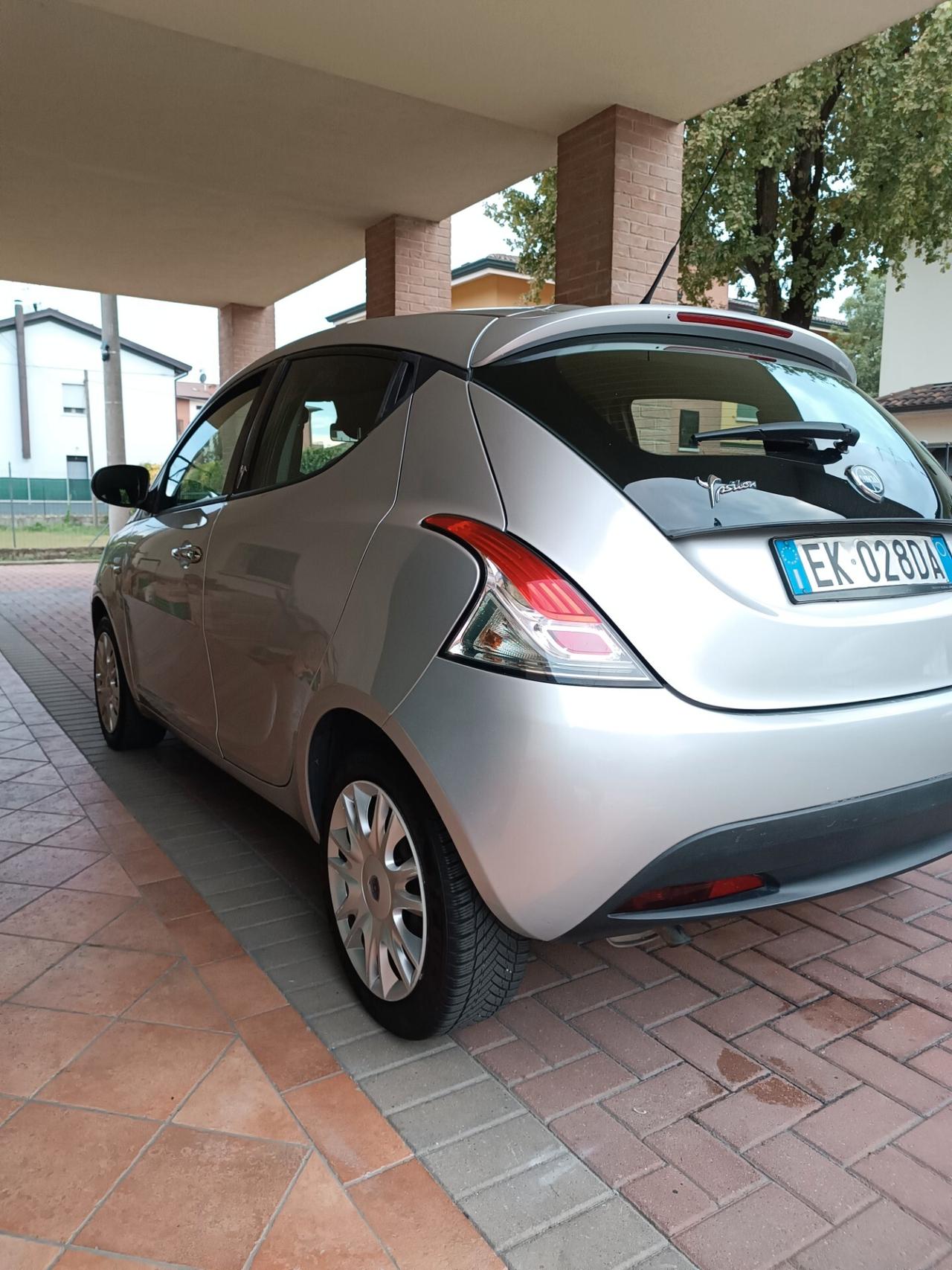 Lancia Ypsilon 1.2 69 CV 5 porte GPL Ecochic Gold