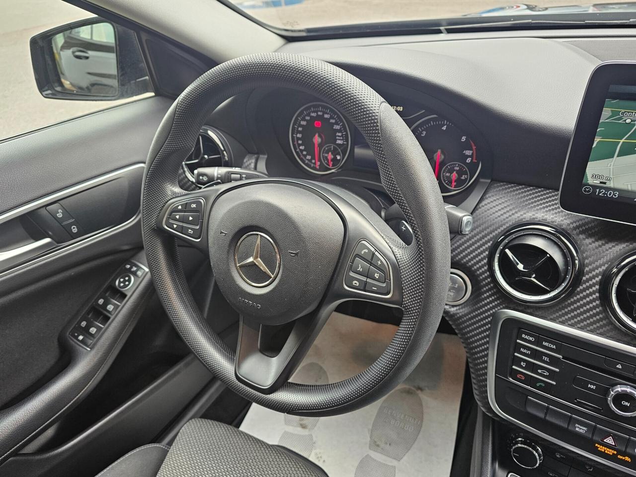 Mercedes-benz GLA 200 d Automatica