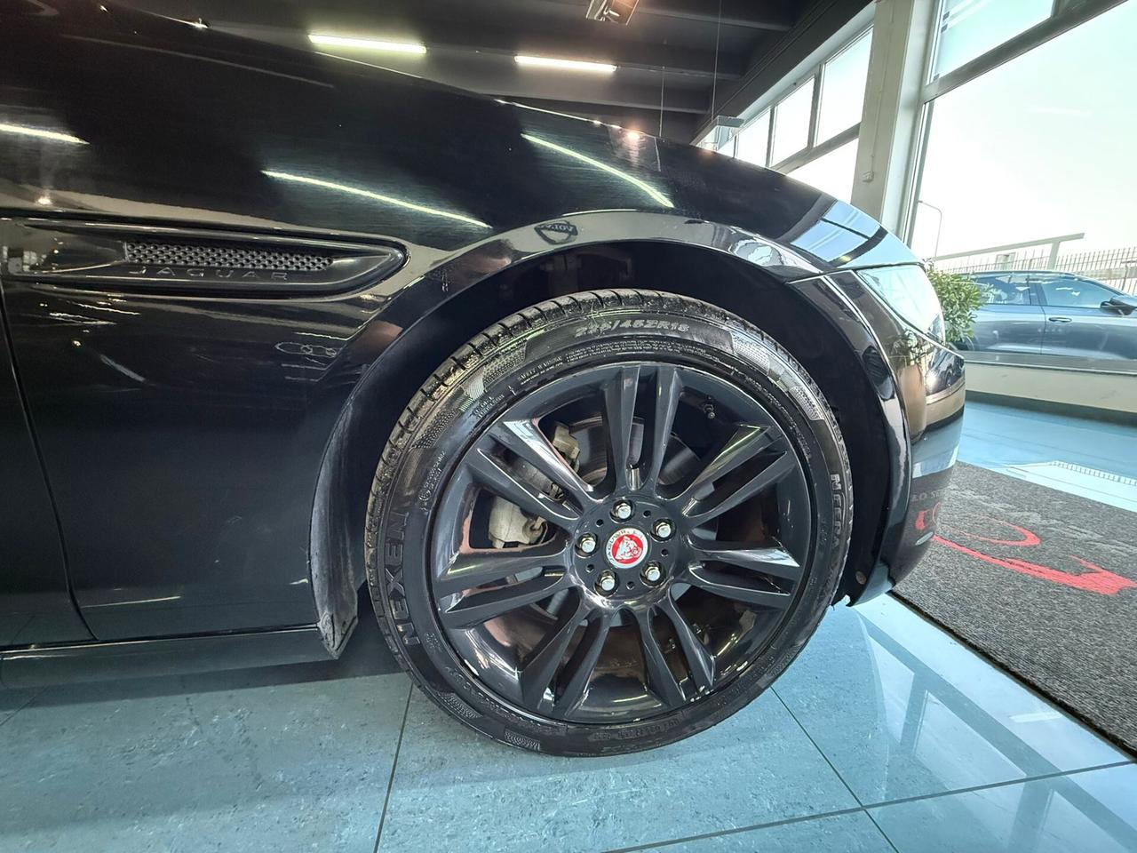 Jaguar XE 2.0 D 180 CV Prestige