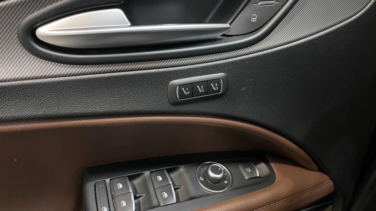 Alfa Romeo Stelvio 2.2 Turbodiesel 210 CV AT8 Q4 Executive
