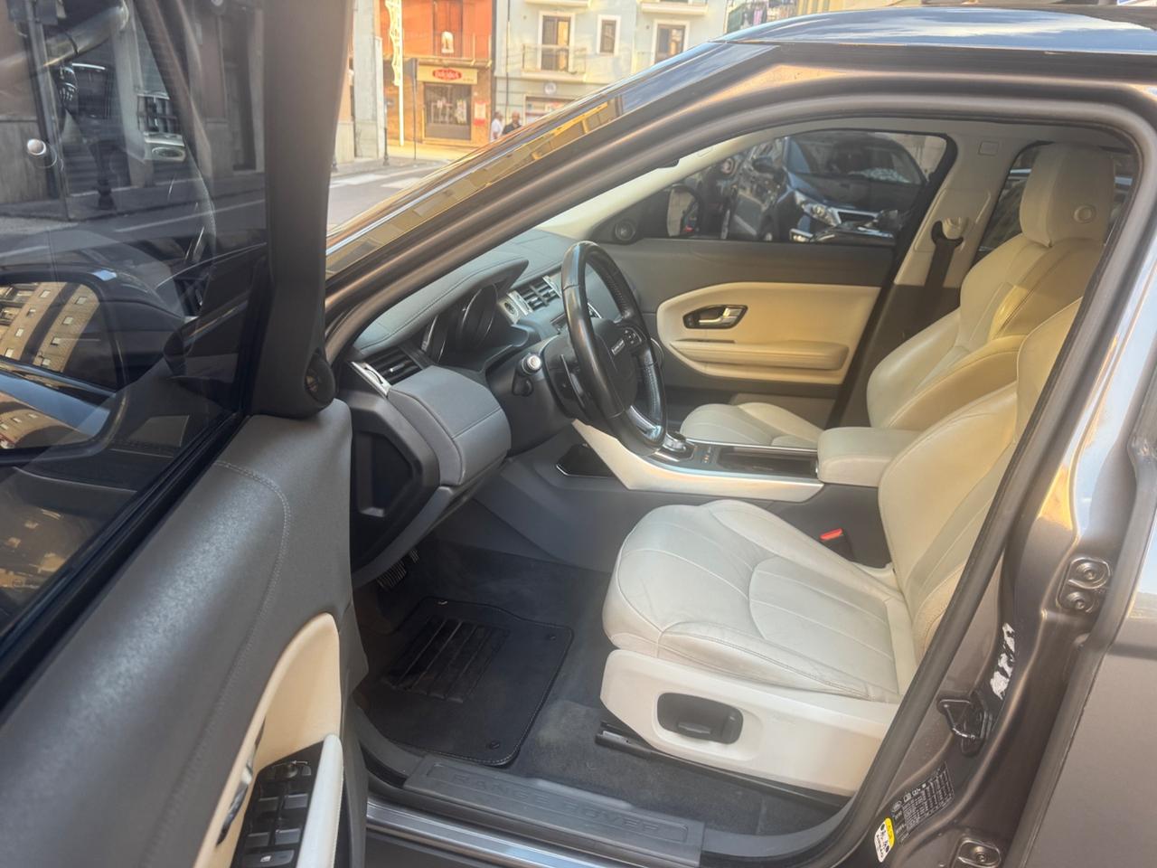 Land Rover Range Evoque 2.0 TD4 180 CV 5p. Edition