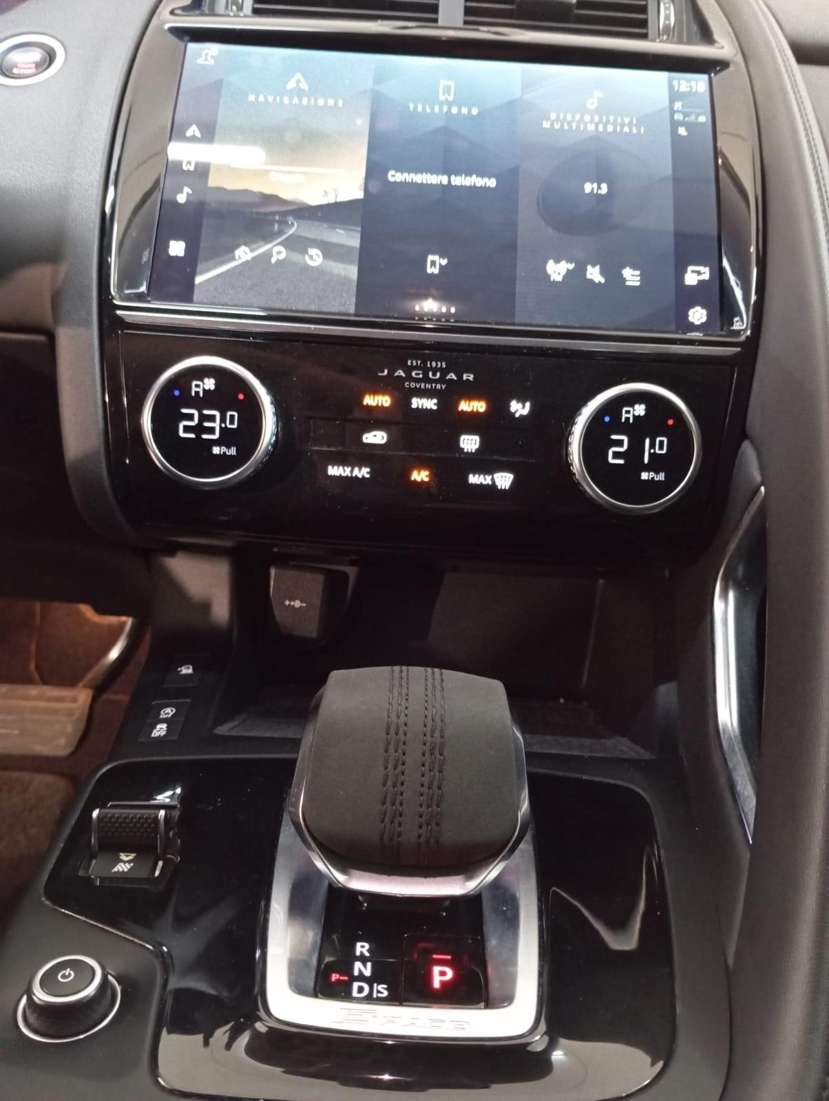 Jaguar E-Pace 2.0D I4 163 CV AWD Auto R-Dynamic SE