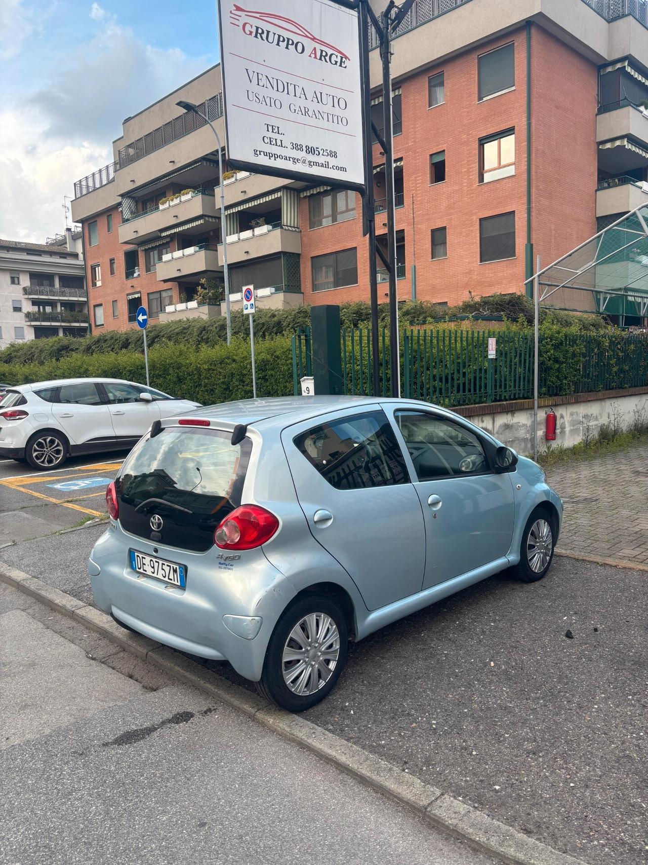 Toyota Aygo 1.0 12V VVT-i 5 porte Sol