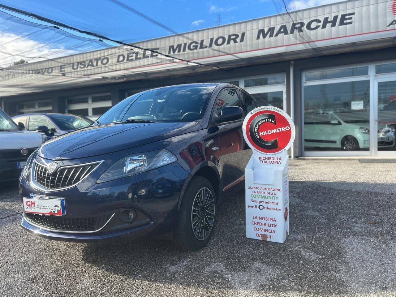 Lancia Ypsilon 0.9 t.air Gold metano 70cv