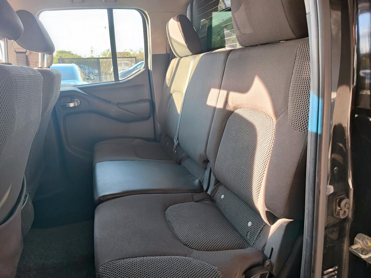 Nissan Navara 2.5 dCi 4 porte Double Cab Sport