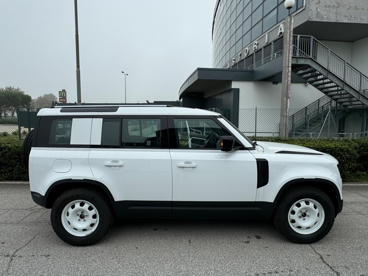 Land Rover Defender - SUBENTRO LEASING ATTENZIONE