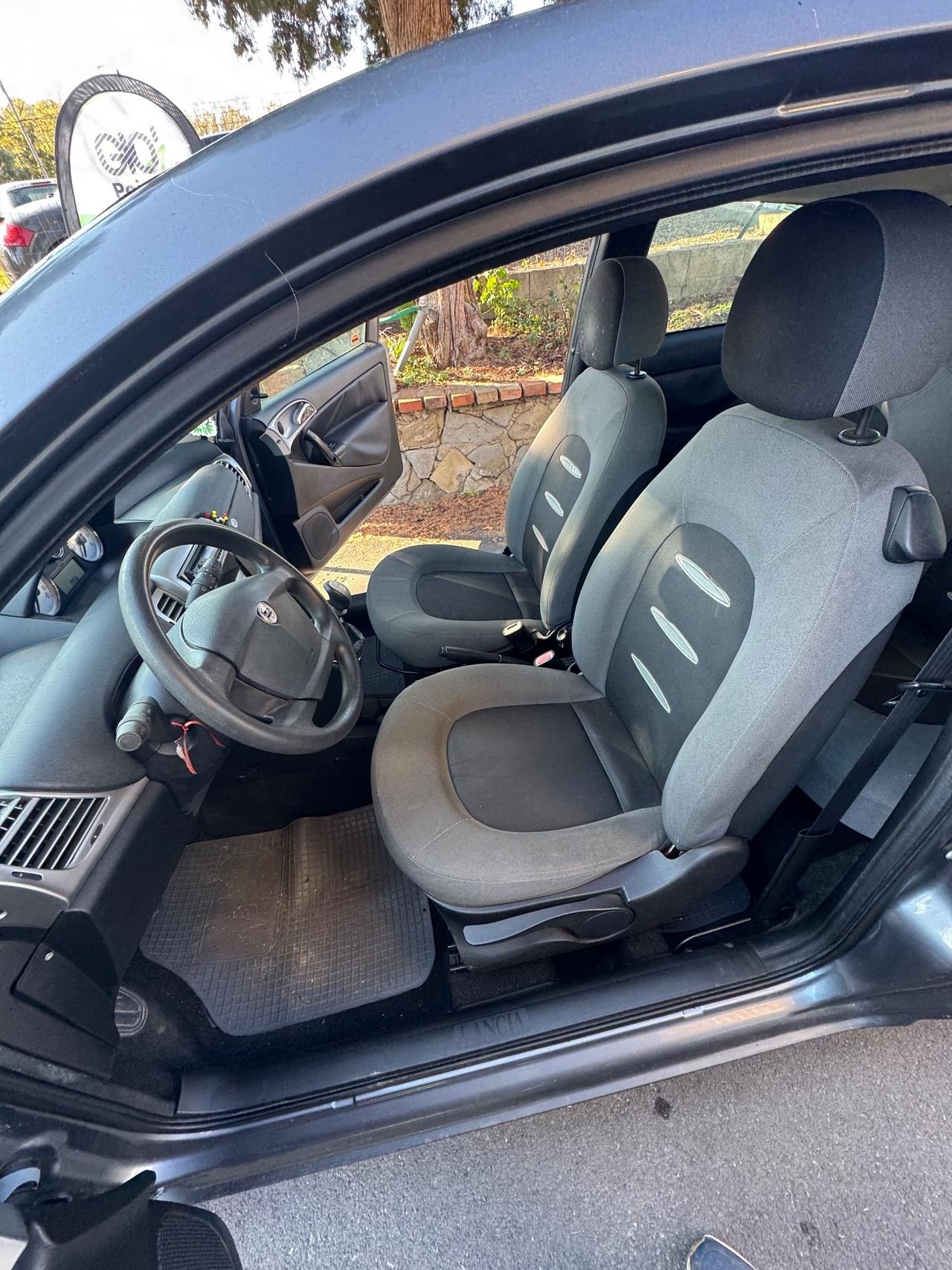 Lancia Ypsilon 1.2 Argento