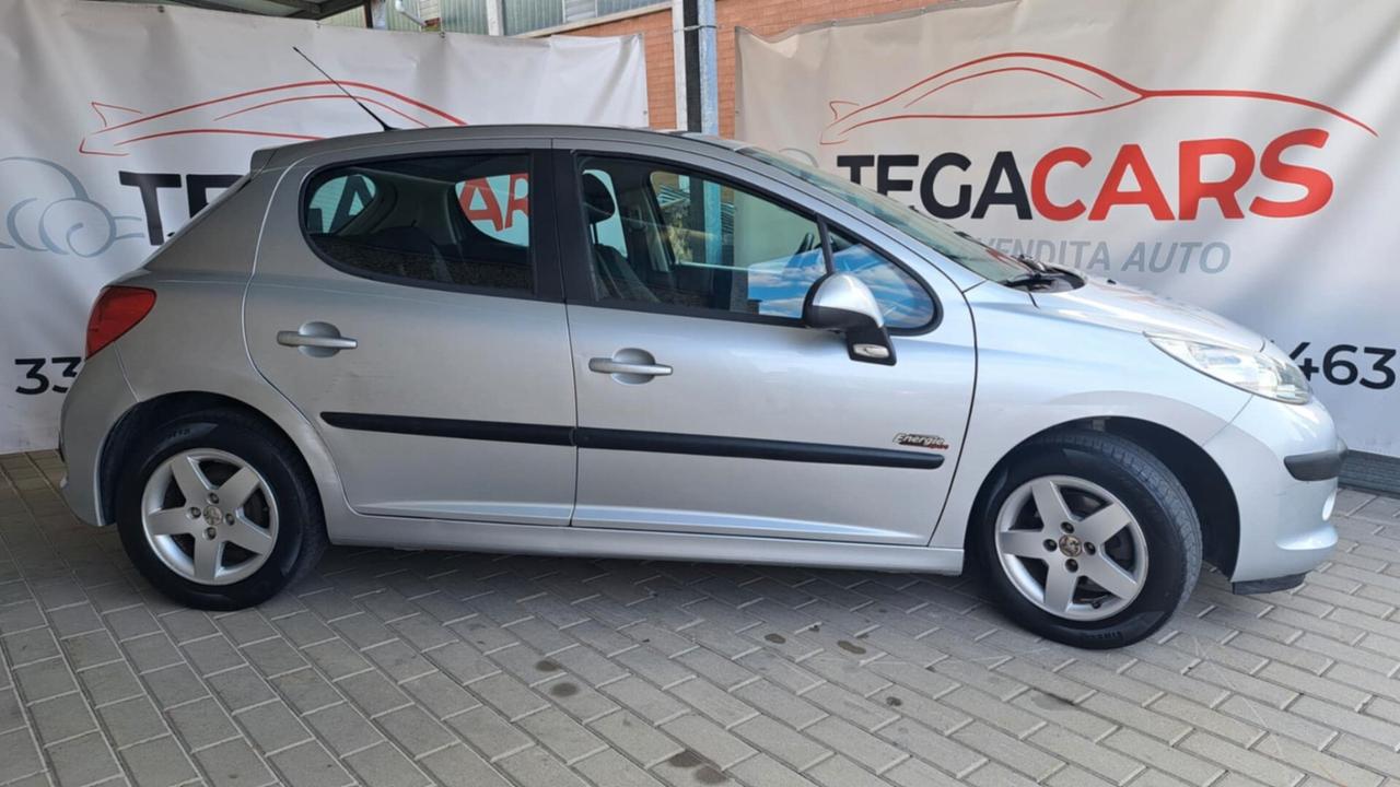 Peugeot 207 1.4 8V 75CV 5p. ONE Line
