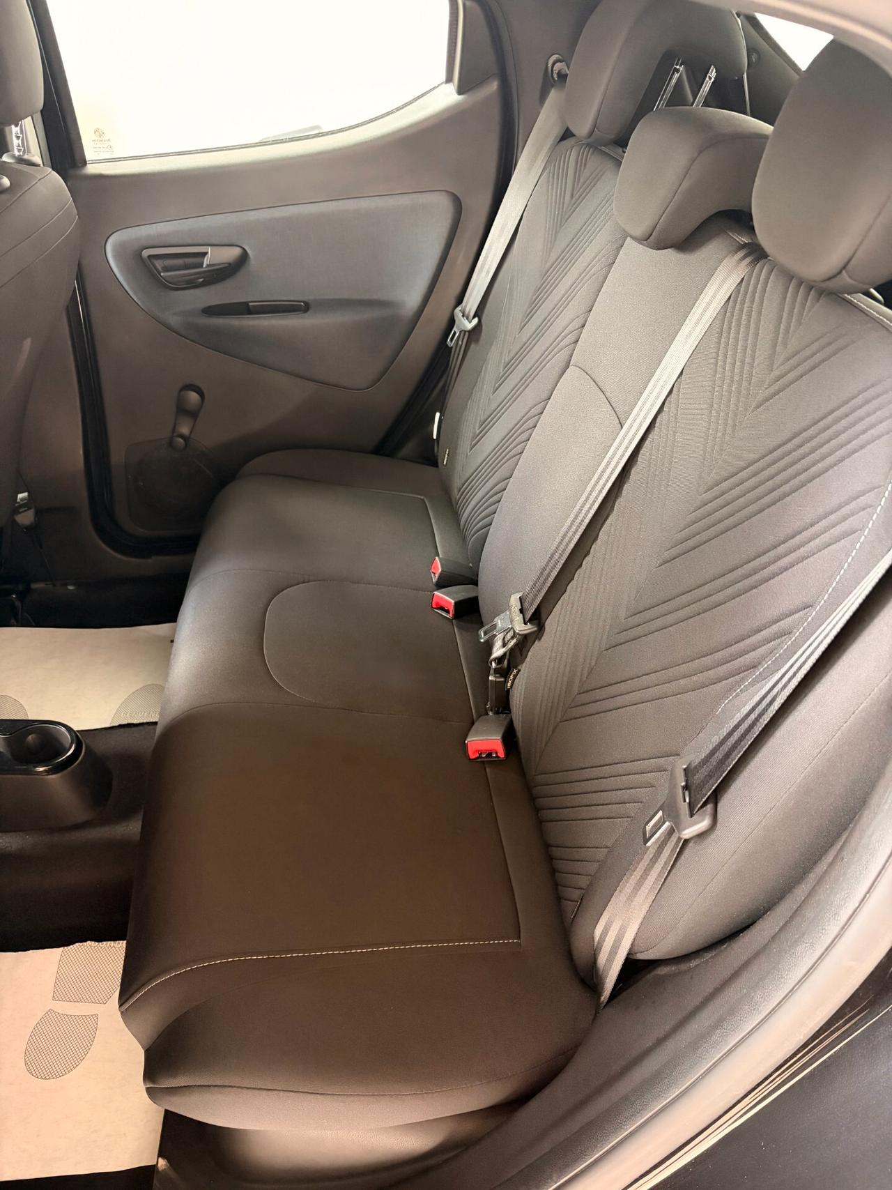 Lancia Ypsilon 1.0 FireFly 5 porte S&S Hybrid Gold