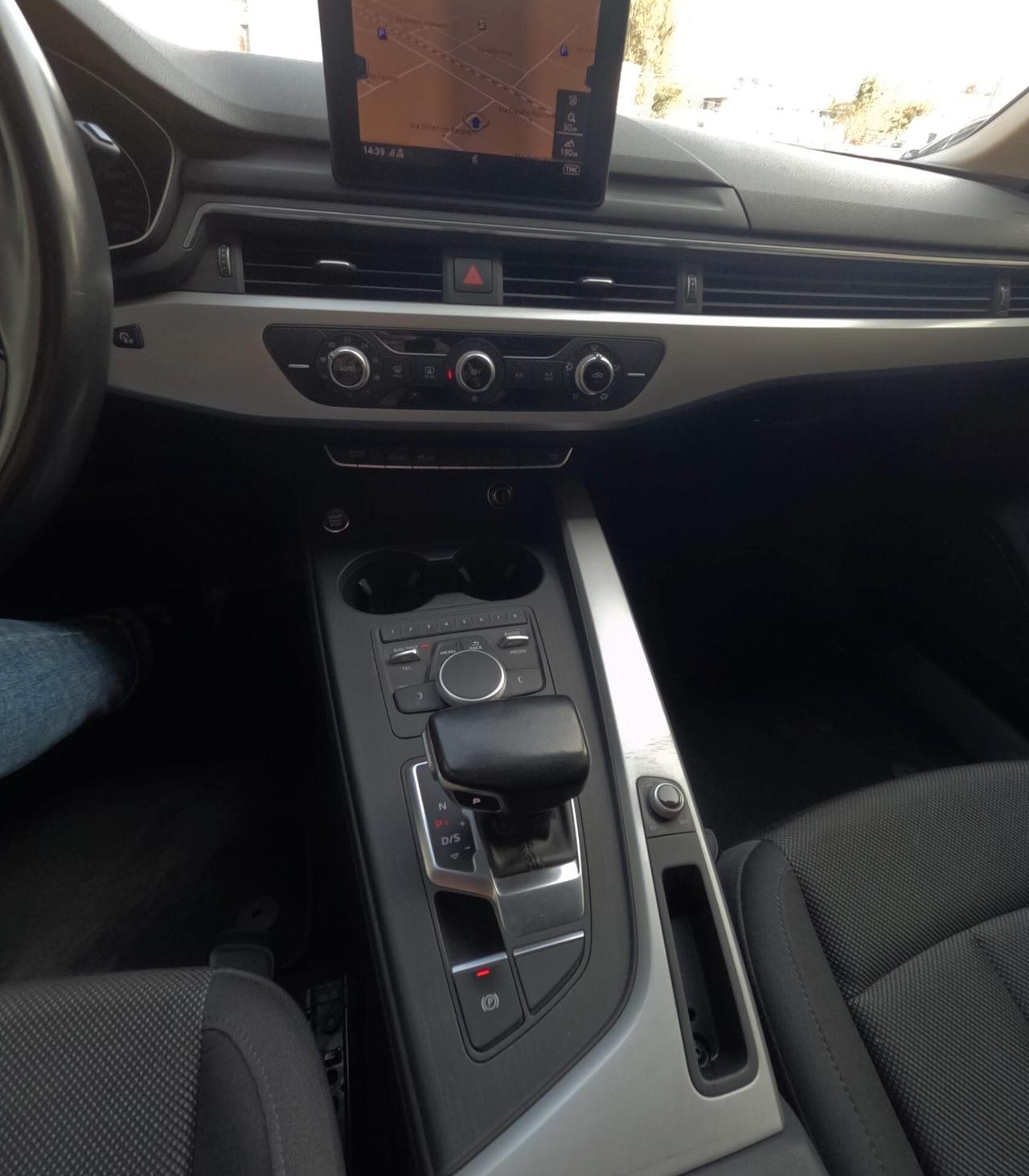 Audi A4 Avant 2.0 TDI 122 CV S tronic Business Sport
