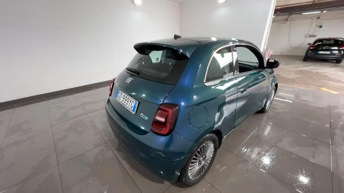 Fiat 500 500e Berlina 42 kWh Icon