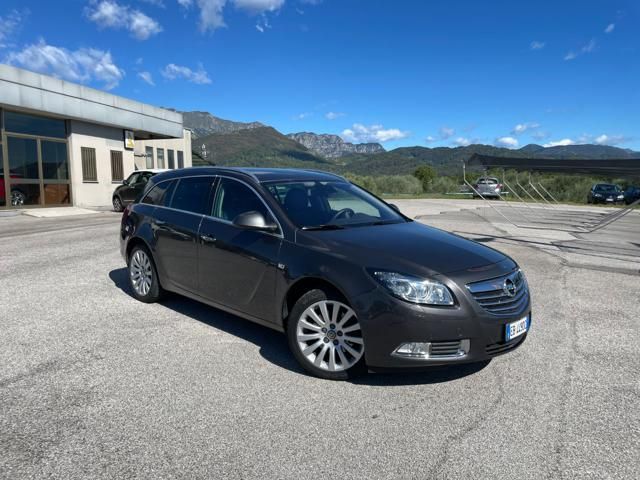 OPEL Insignia 2.0 Turbo Sports 4X4  Cosmo CON GANCIO TRAINO