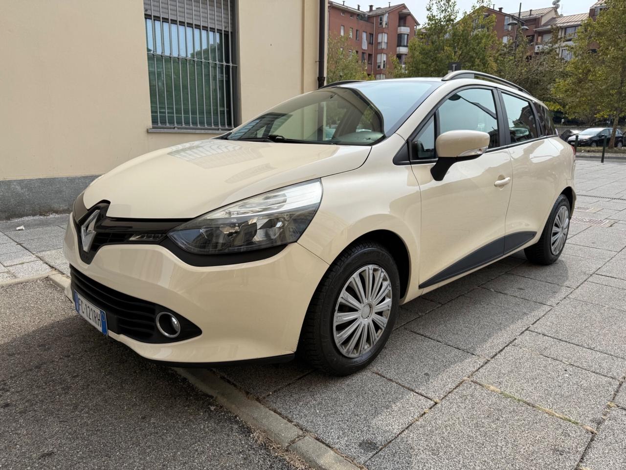 Renault Clio Sporter dCi 8V 75CV Start&Stop Energy Life 154.000 Km 4. ...