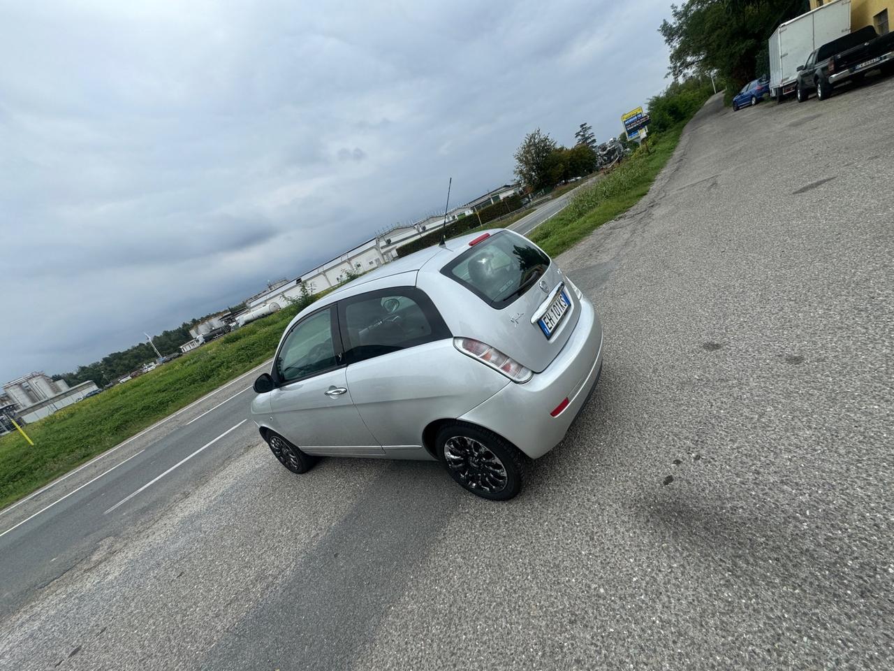 Lancia Ypsilon 1.3 MJT 75 CV Platinum