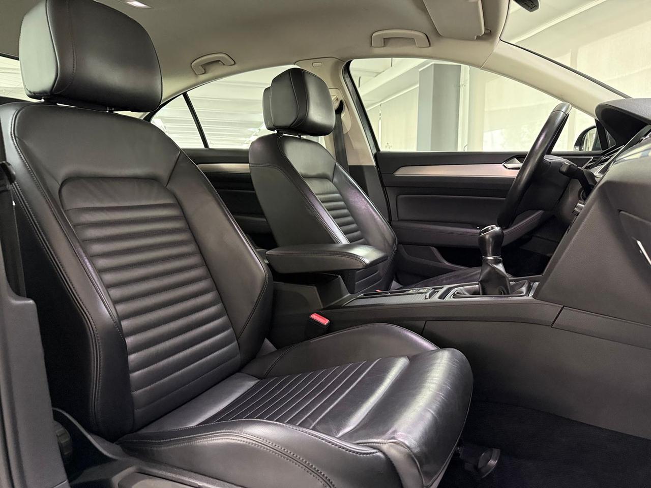 Volkswagen Passat Hgline 2.0 tdi 150cv #10396