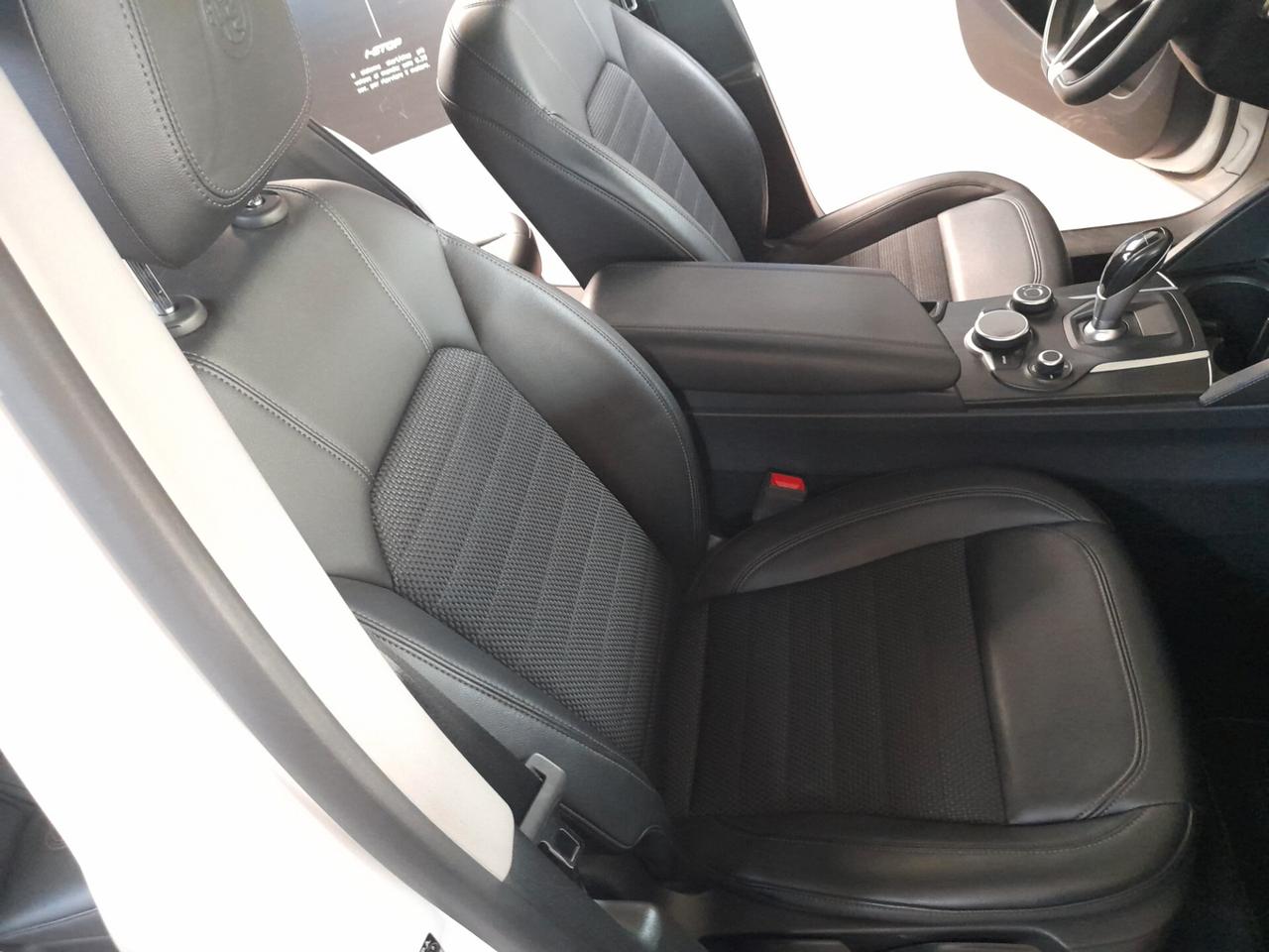 Alfa Romeo Stelvio 2.2 Turbodiesel 180 CV AT8 Q4 Executive