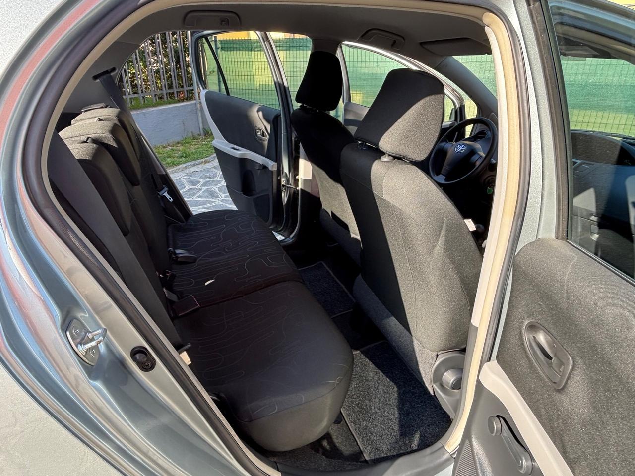 Toyota Yaris 1.0 5 porte Sol