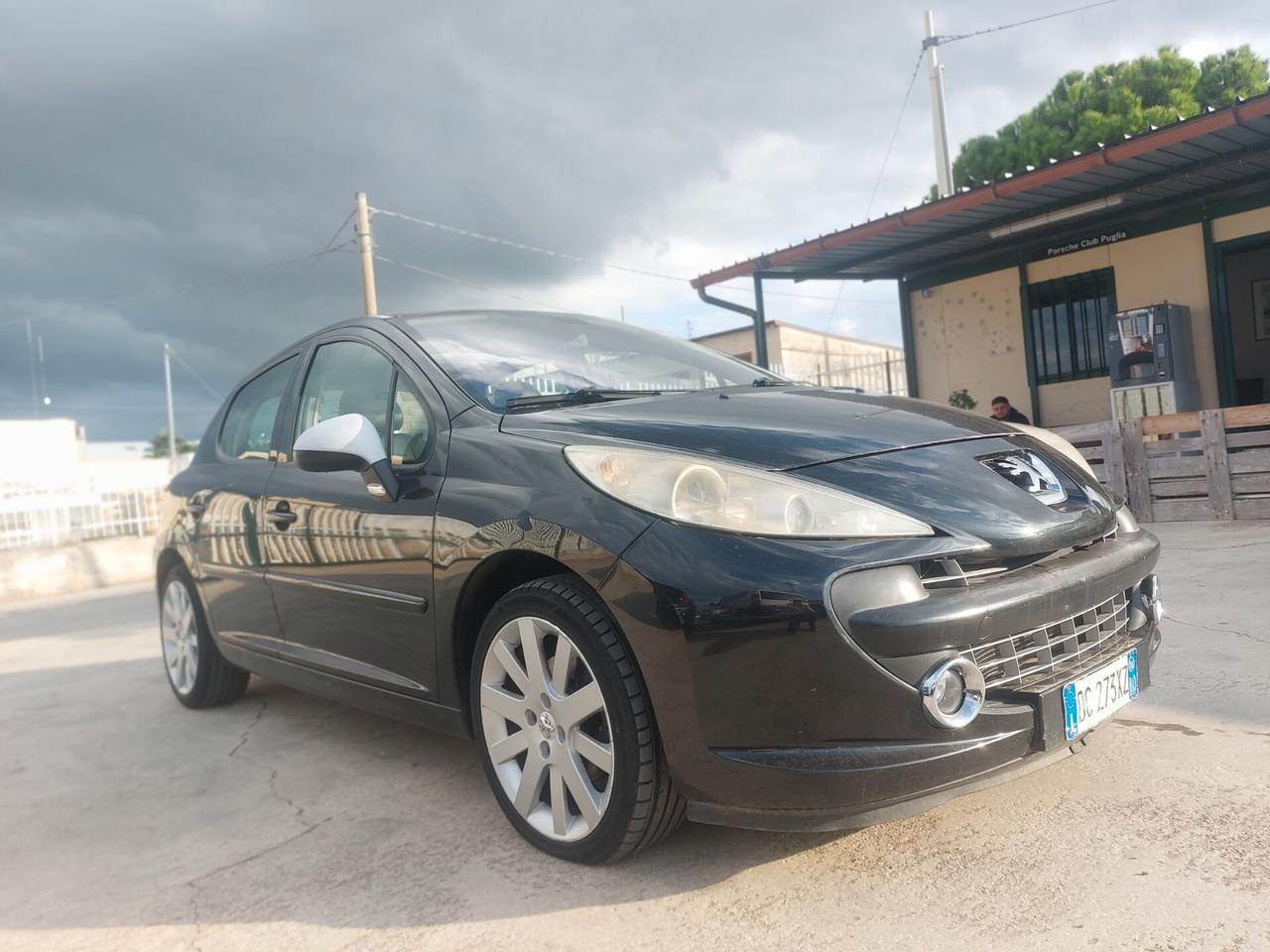 Peugeot 207 1.6 HDi 110CV 5p. XS