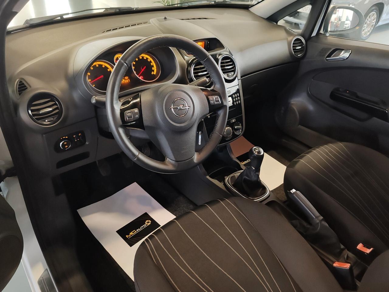 Opel Corsa 1.2 3 porte Club