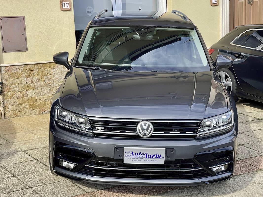 Volkswagen Tiguan 1.6 TDI R Line Sport "Cerchi 19 - Fari Full Led Stop a Quadro digitale"