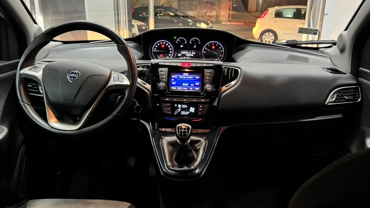 Lancia Ypsilon 1.2 69 CV 5 porte S&S Platinum-43.000 km