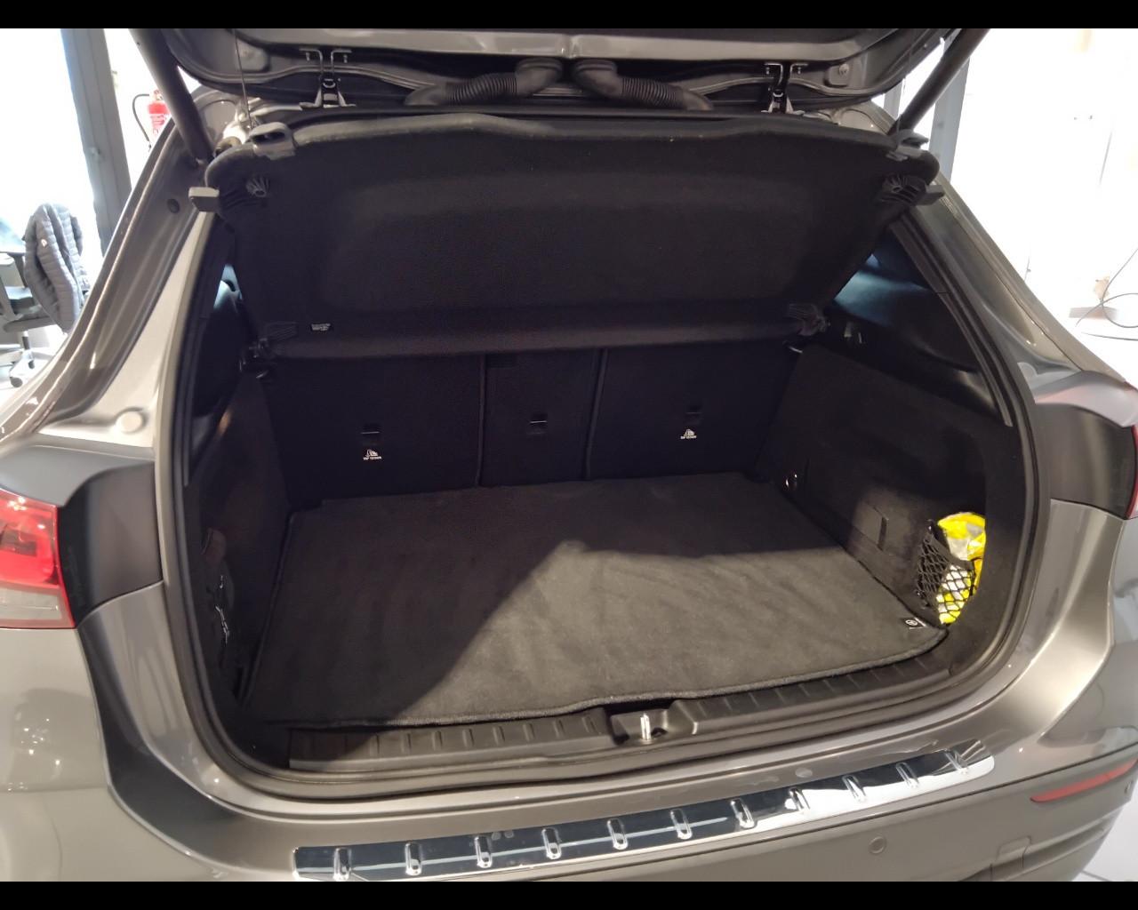 Mercedes-Benz GLA-H247 2020 - GLA 180 d Premium auto