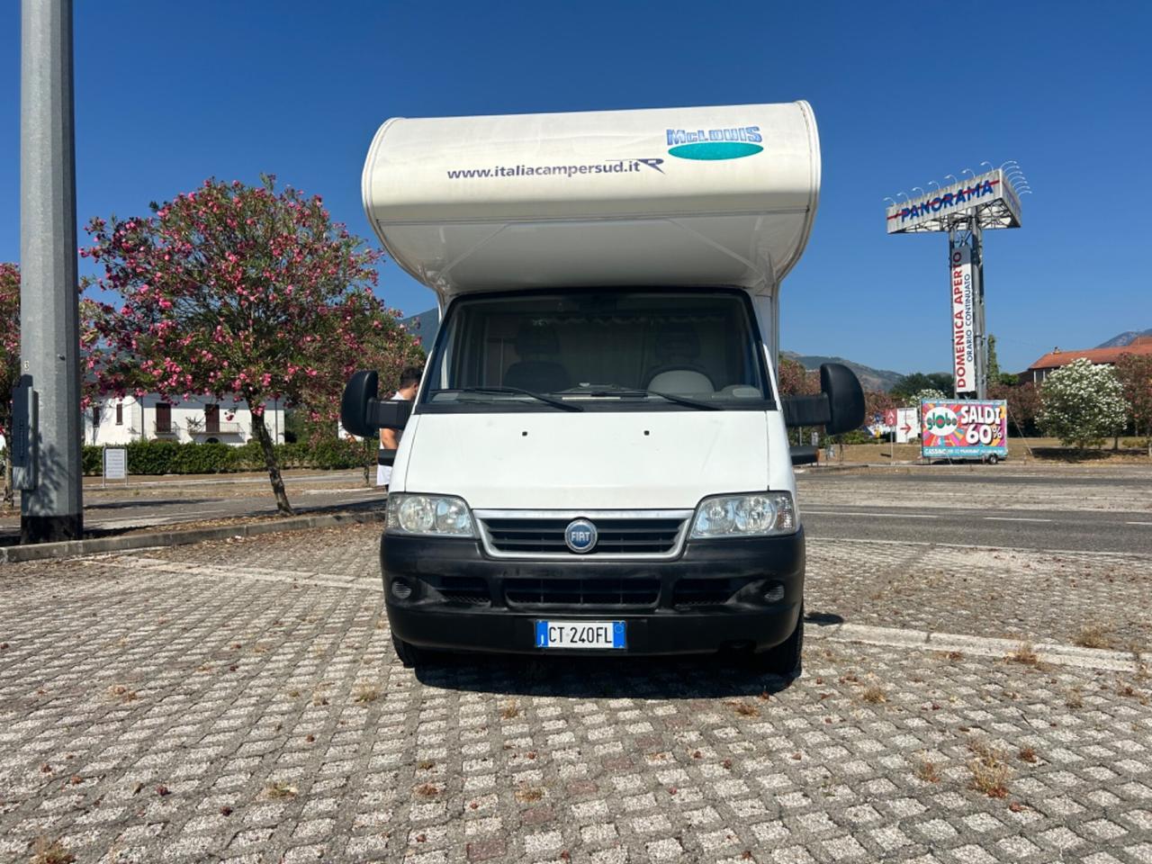 Camper mansardato 6 posti Mc louis