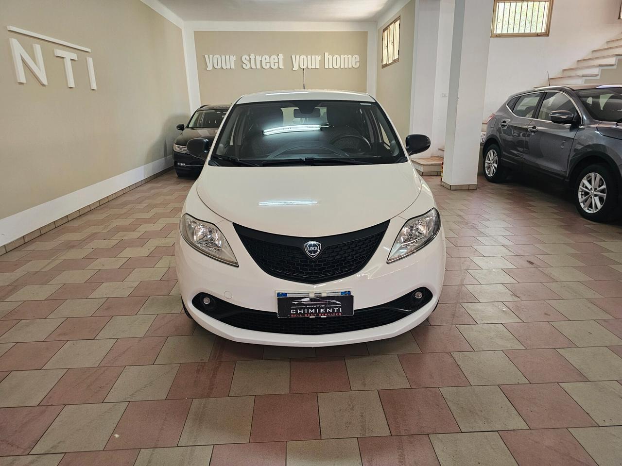 Lancia Ypsilon 1.2 69 CV 5 porte Gold