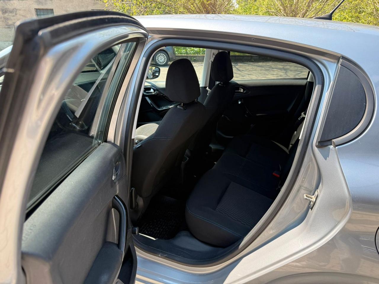 Peugeot 208 5 Porte 208 5p 1.5 bluehdi GT Line s&s 100cv OK NEOPATENTATO