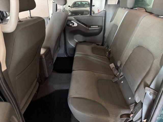 Nissan Navara Double cab 4x4 + GANCIO