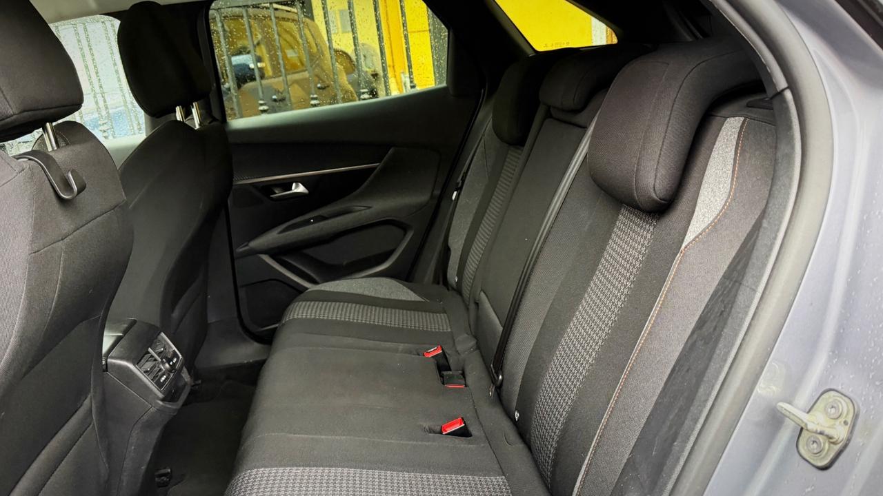 Peugeot 3008 1.5 Hdi EAT8 Business - 2021