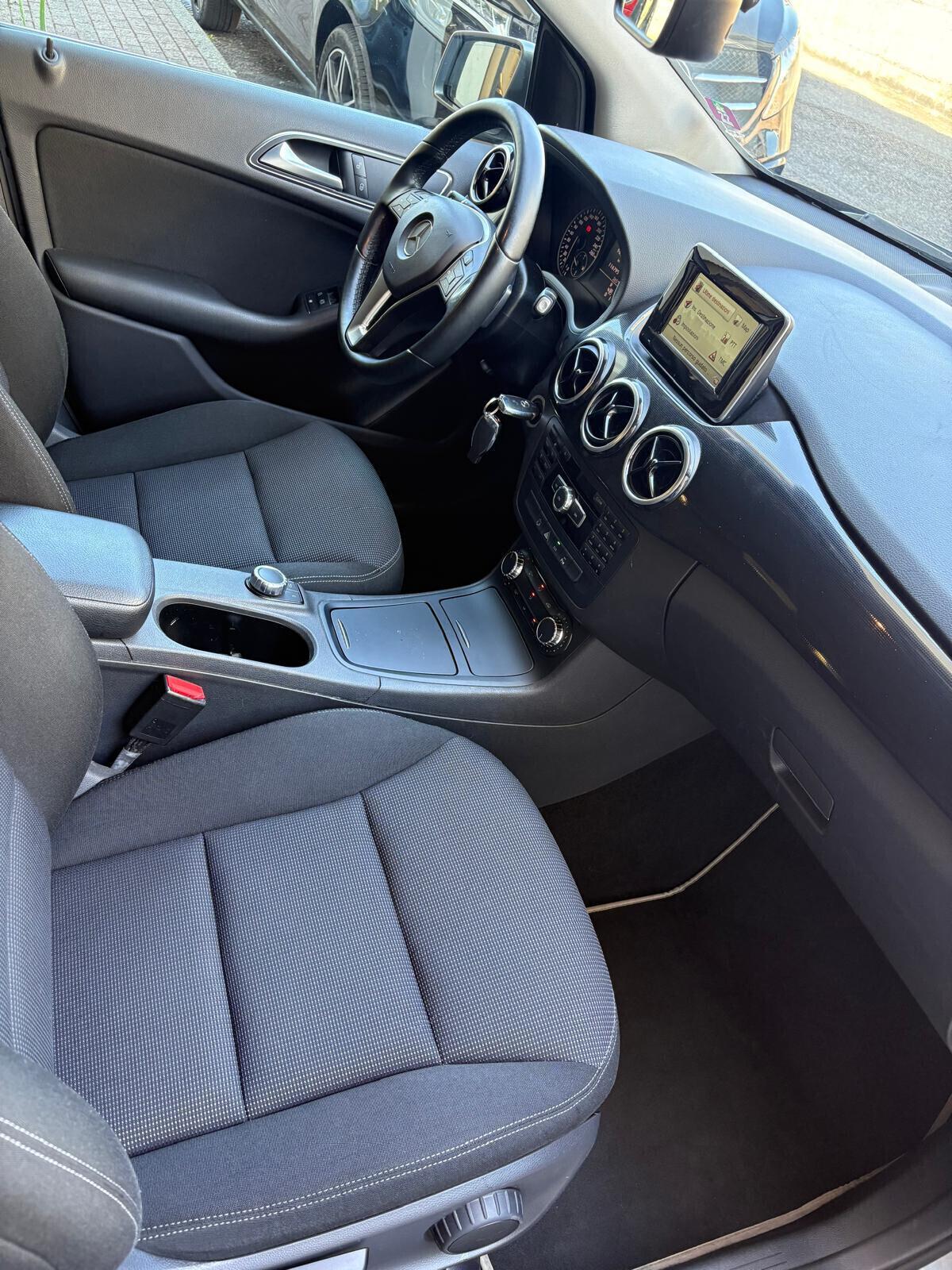 Mercedes-benz B 180 B 180 CDI Automatic Premium