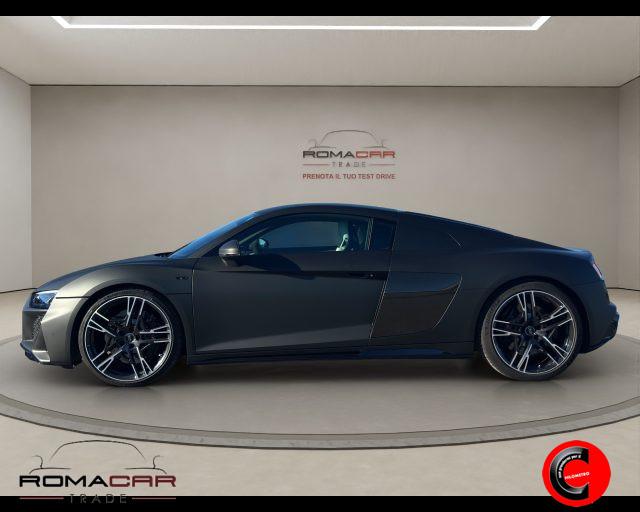 AUDI R8 Coupé V10 RWD S tronic performance