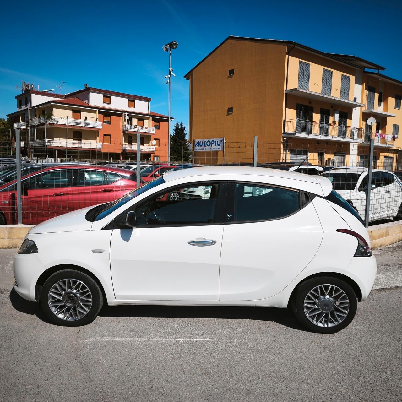Lancia Ypsilon 1.3 MJT 16V 95 CV 5 porte S&S Silver