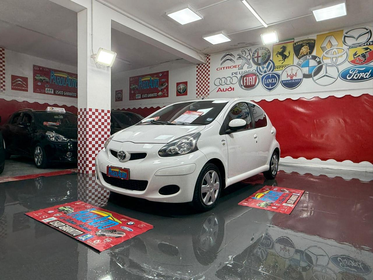 Toyota Aygo 1.0 68cv 5 porte Sol - 2011