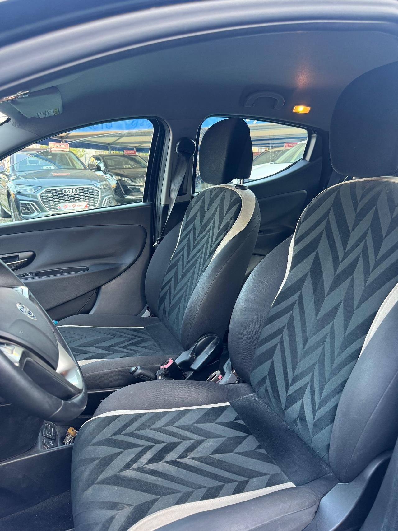 Lancia Ypsilon 1.2 69 CV 5 porte GPL Ecochic Gold