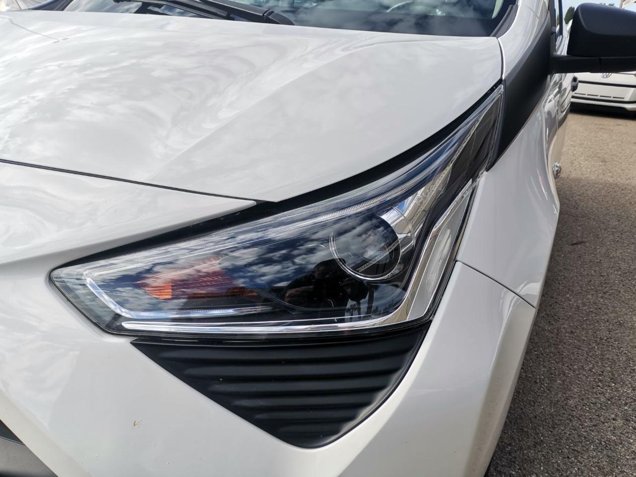 Toyota Aygo Connect 1.0 VVT-i 72CV 5 porte x-business