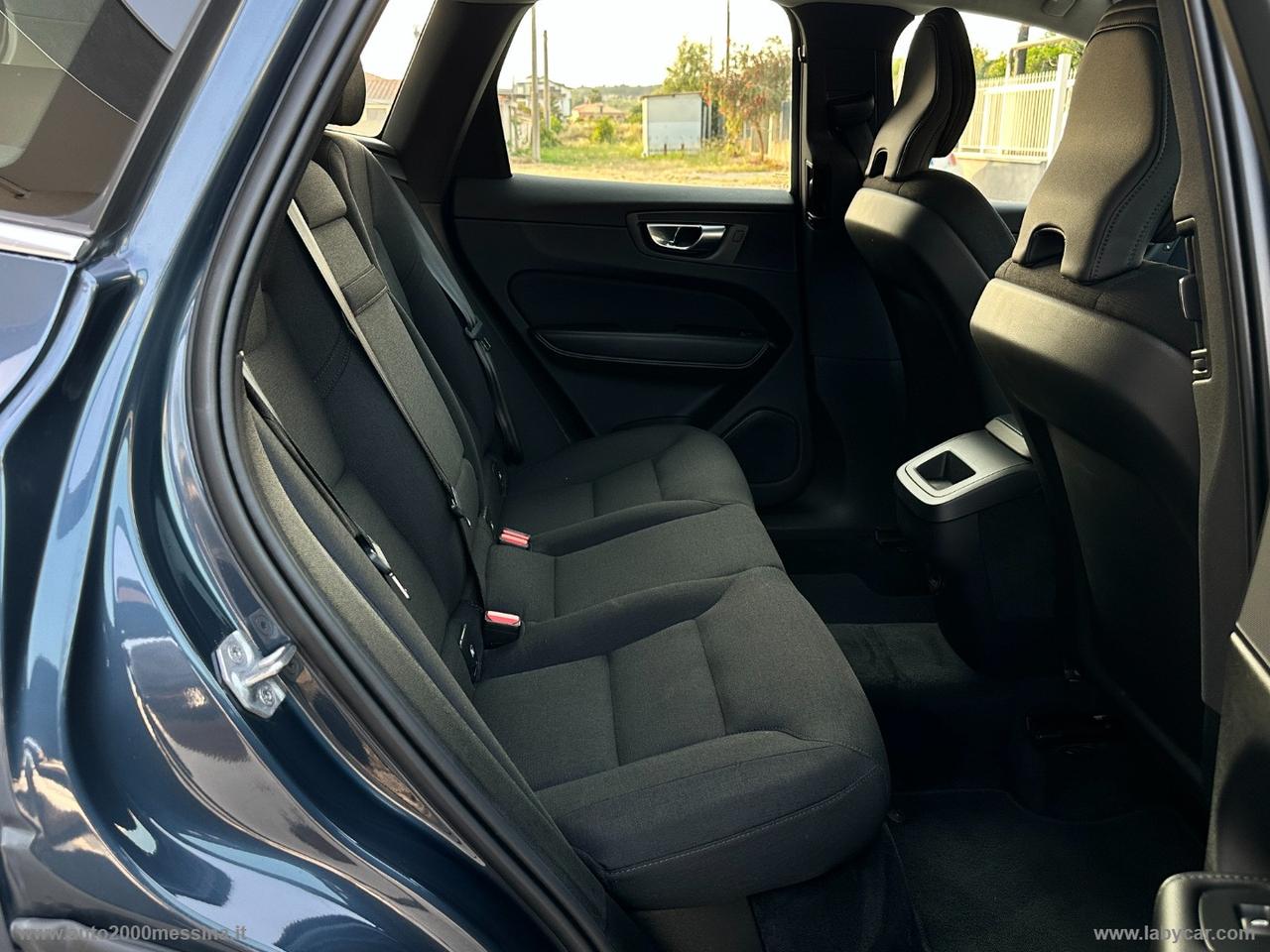 VOLVO XC60 B4 AWD GEARTRONIC MOMENTUM PRO IBRIDO DIESEL