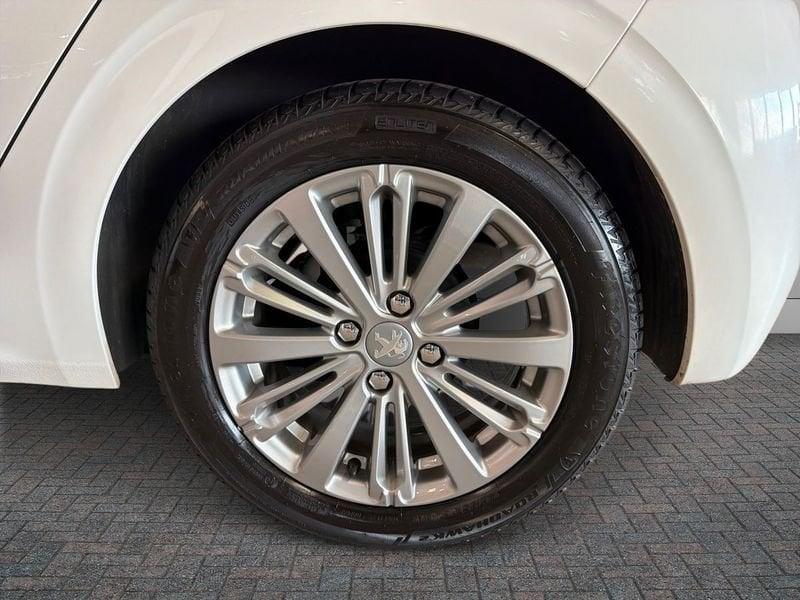 Peugeot 208 Active PureTech 82cv