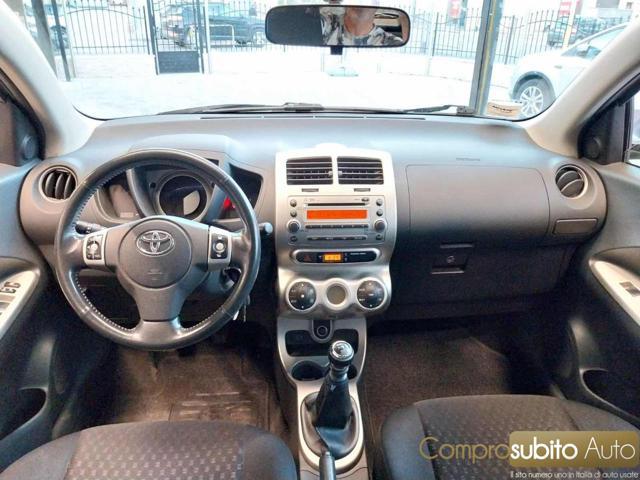 TOYOTA Urban Cruiser 1.4 D-4D AWD Luxury