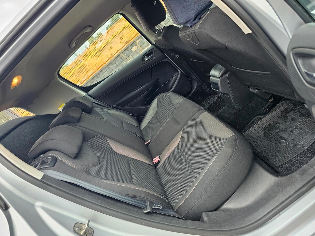 Peugeot 308 1.6 8V HDi 112CV 5p. Business