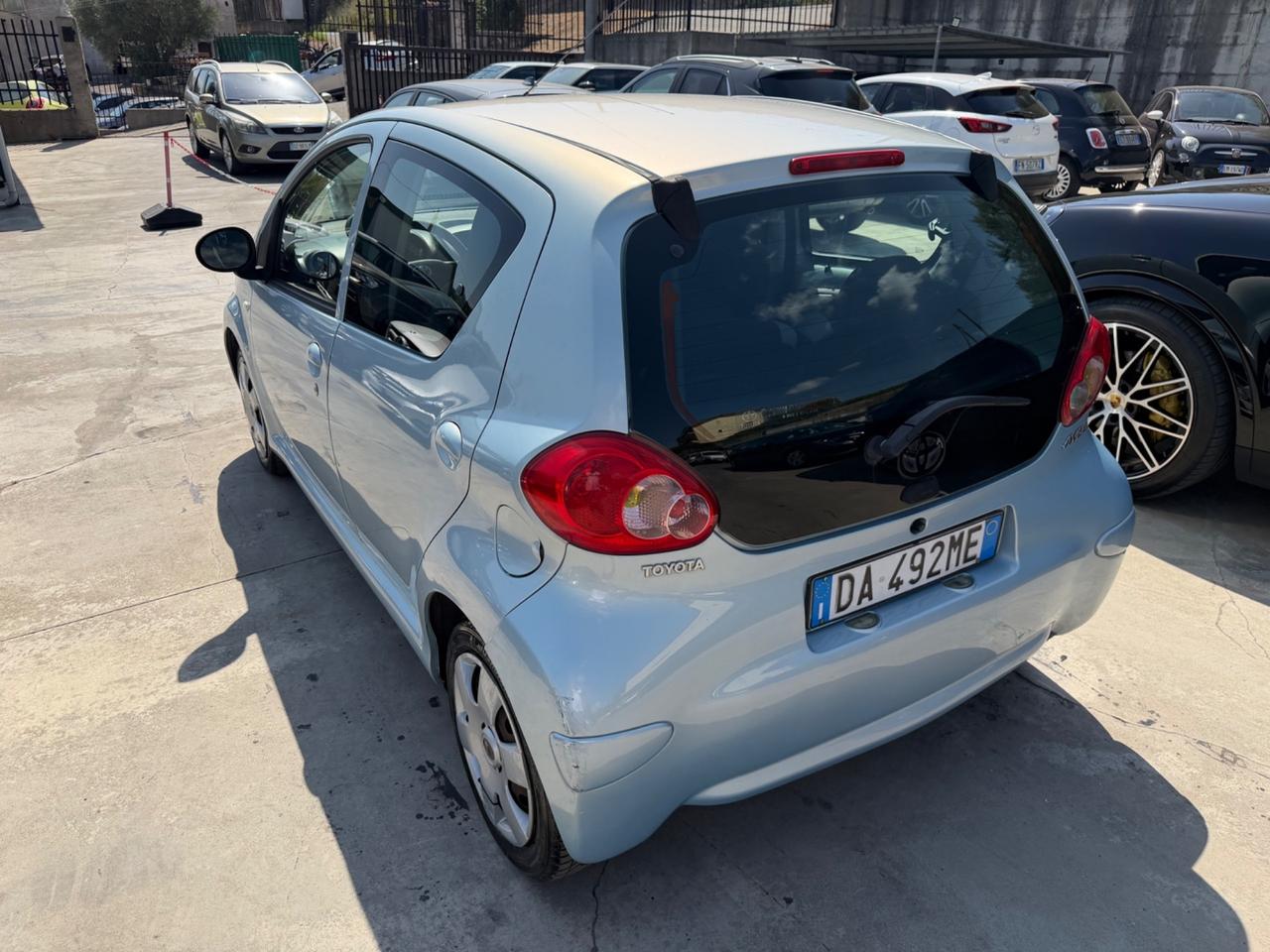 TOYOTA AYGO 1.0 5PORTE / CLIMA / 128.000KM